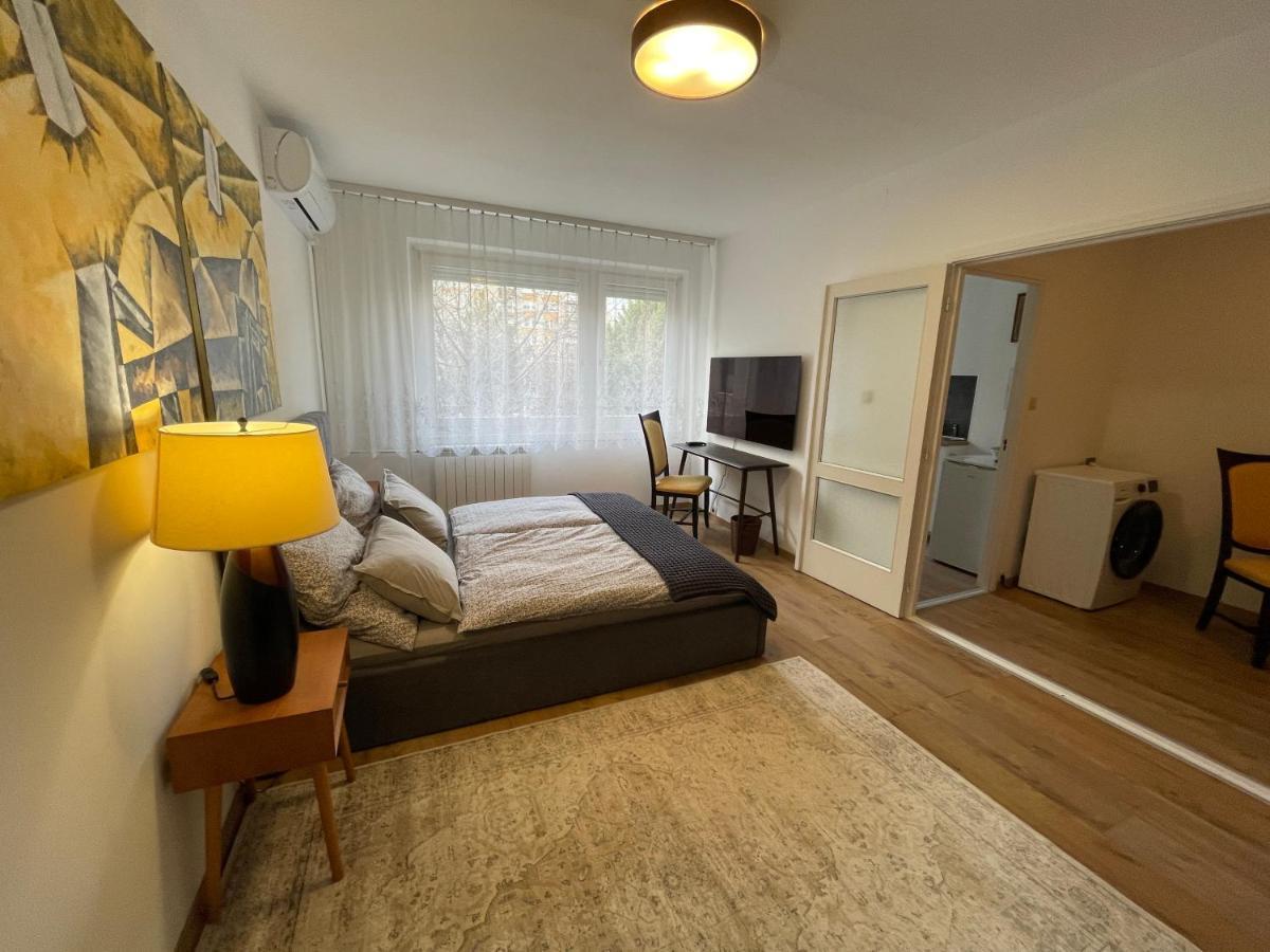 Le Petit Leisure Apartment Budapest Exterior photo